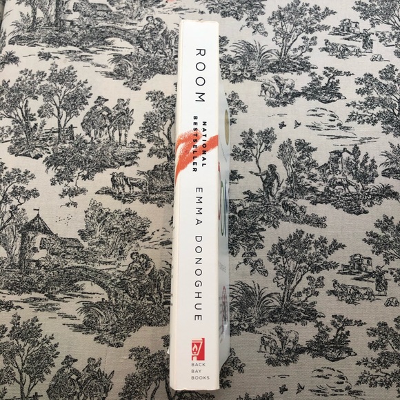 Room by Emma Donoghue Bestselling Book - Picture 3 of 4